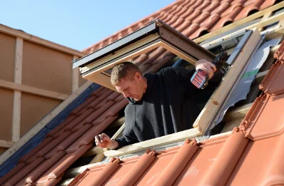 Pose de fenêtres de toit Velux à Lerzy